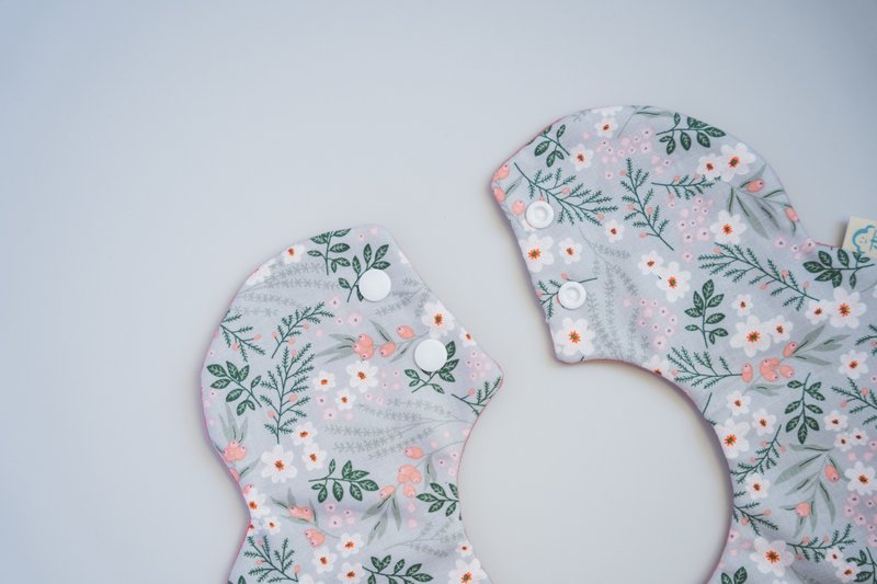 草本花園 寶寶圍兜兜 花兜 - 圍兜/口水巾 - 棉．麻 綠色