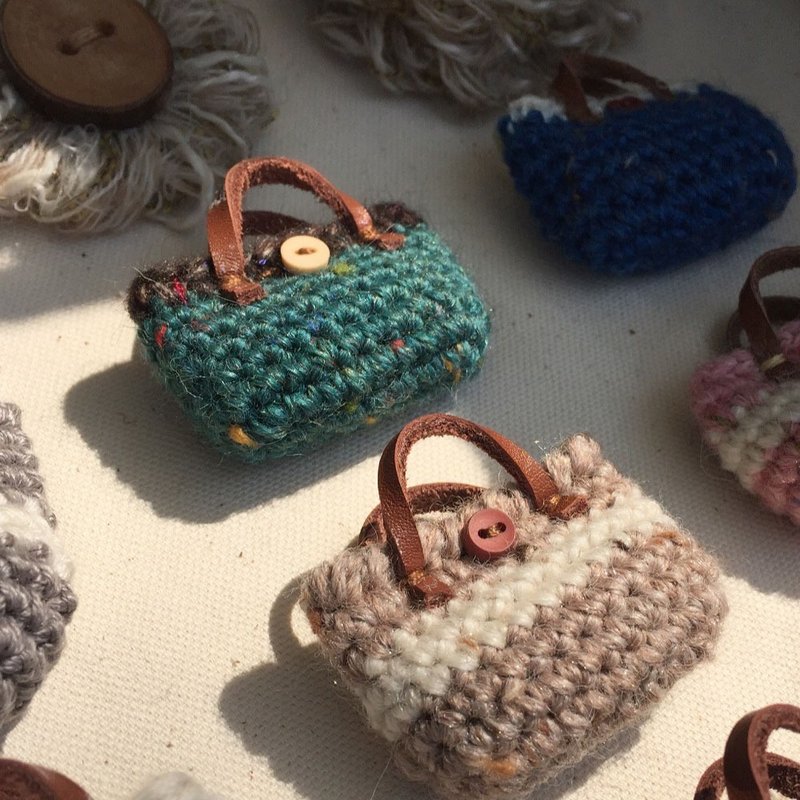 Crochet craft. mini tote bag pin - Brooches - Cotton & Hemp Green