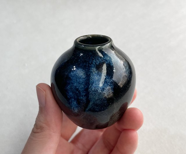 Ceramic vase - Shop 2mochi ceramics Pottery & Ceramics - Pinkoi