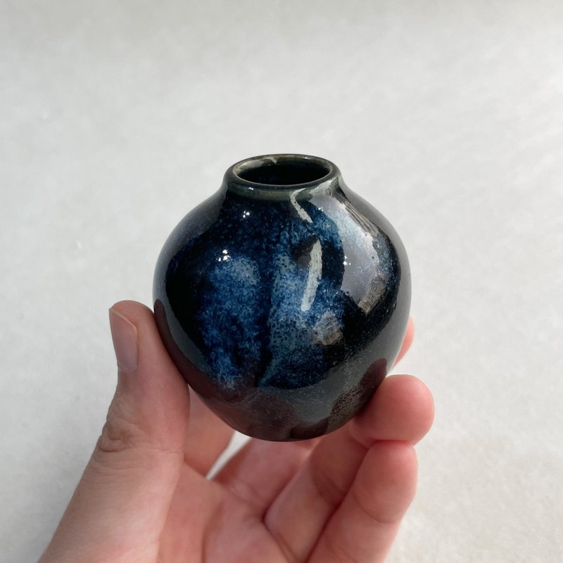 手工陶瓷迷你花瓶 擴香瓶 花器 精油瓶 花瓶 陶藝 聖誕禮物 - 花瓶/花器 - 陶 藍色