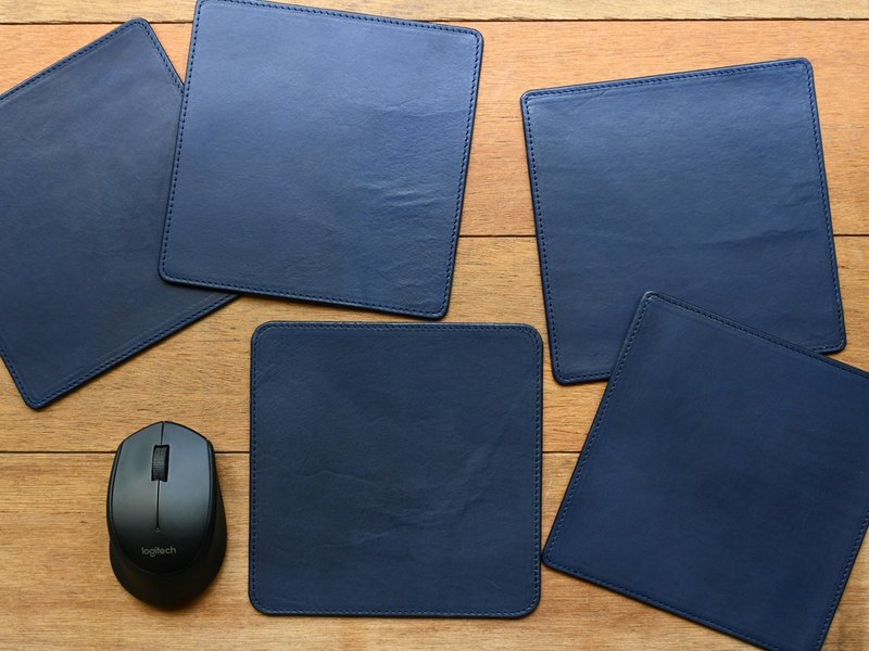 Leather Mouse Pad ( Custom Name ) - Navy Blue - แผ่นรองเมาส์ - หนังแท้ สีน้ำเงิน