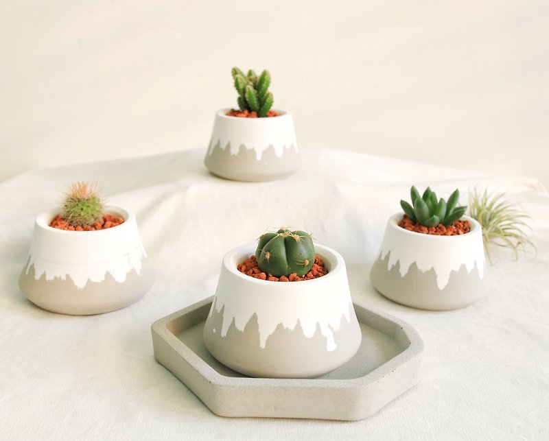 Gray White Mount Fuji Cement potted plants can be customized with English letters - ตกแต่งต้นไม้ - ปูน สีเทา