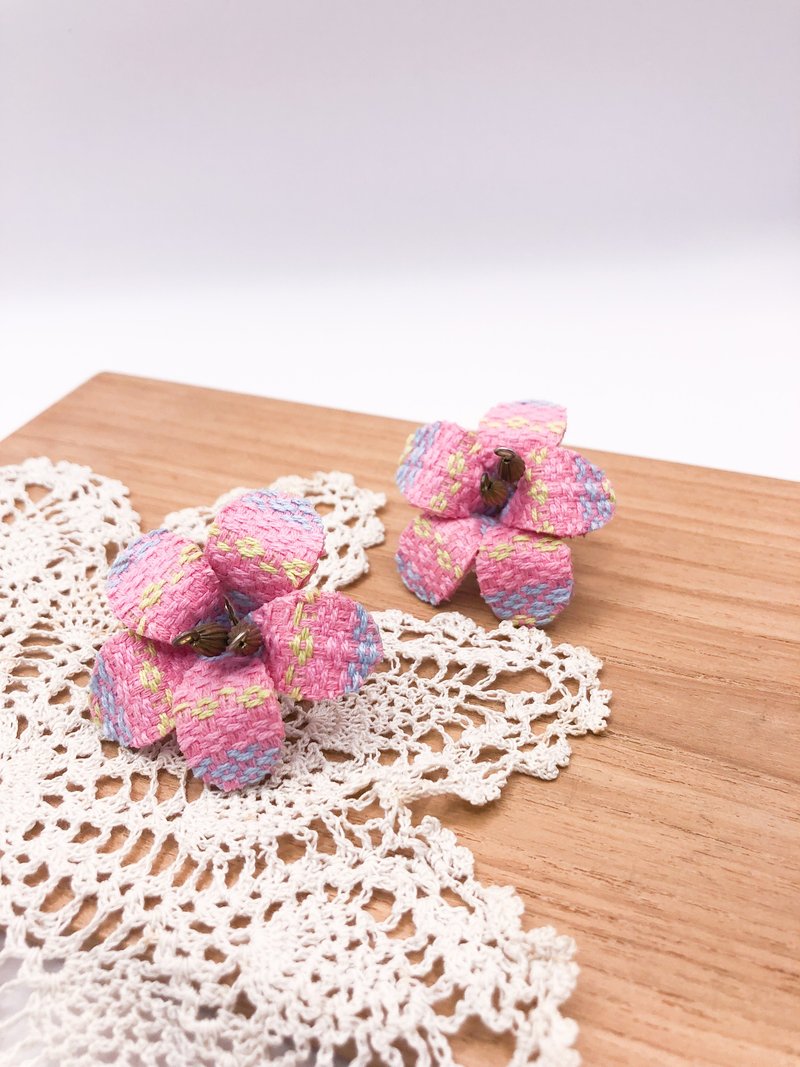 Handwoven earrings - Earrings & Clip-ons - Cotton & Hemp Pink