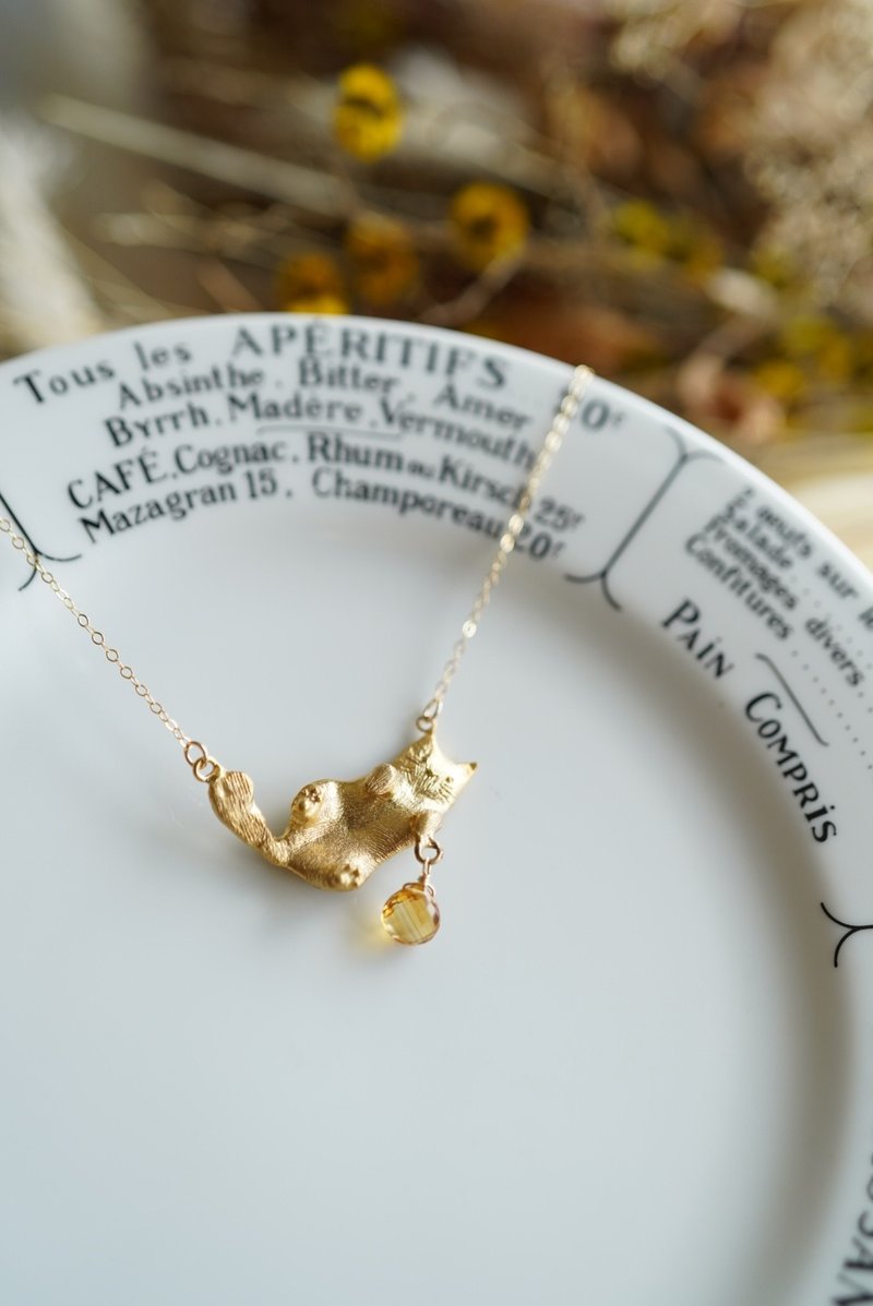 The cat and natural stone necklace. - สร้อยคอ - ทองแดงทองเหลือง สีทอง