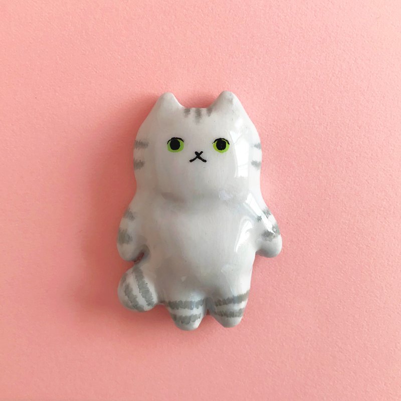 Gray Striped Cat Magnet - แม็กเน็ต - ดินเหนียว สีเทา