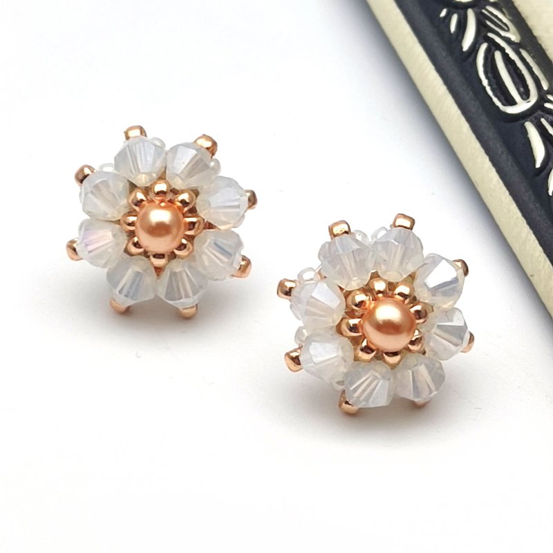 Crystal stud earrings, Post Earrings, Unique stud earrings, Cute Earrings - ต่างหู - แก้ว ขาว