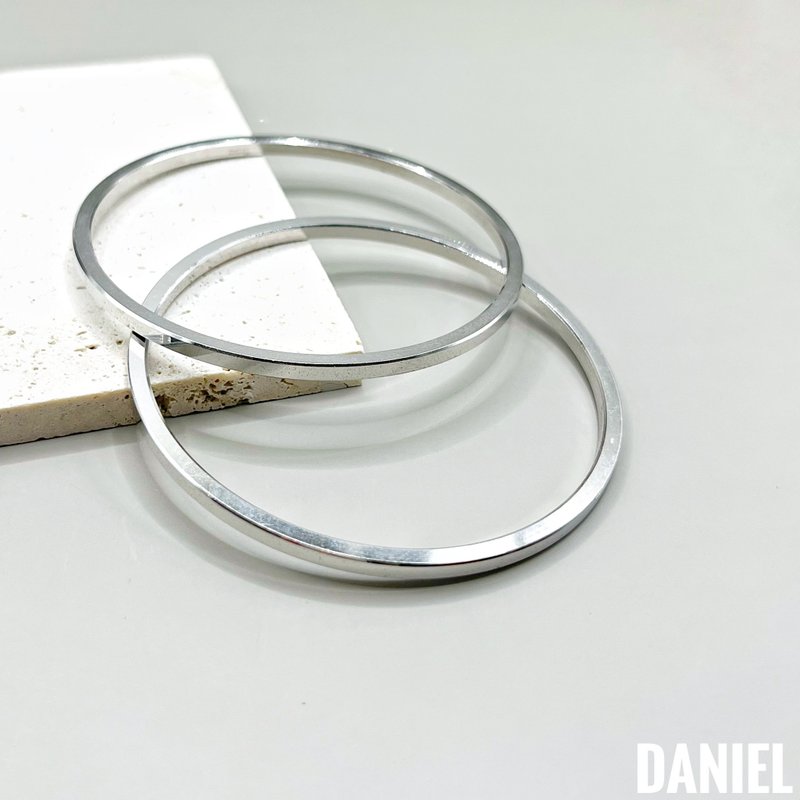 •DANIEL• 歐美老件 Crown Trifari簡約金屬手環 - 手鍊/手環 - 其他金屬 銀色