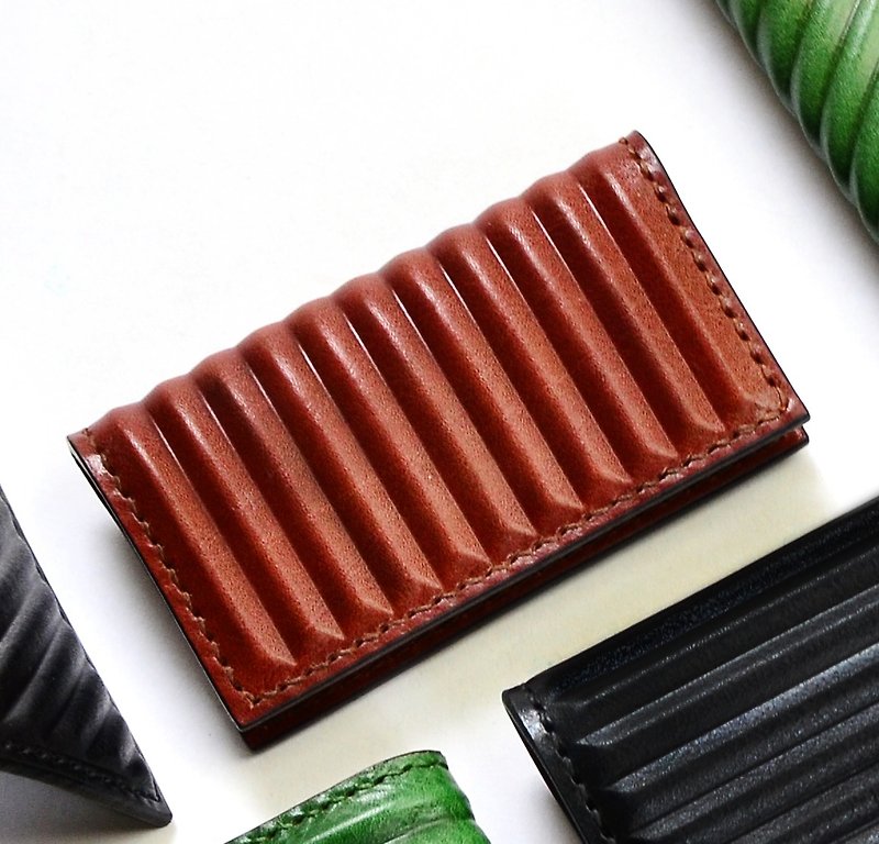 Three-dimensional leather grain business card holder-straight grain (coffee Brown ) - ที่เก็บนามบัตร - หนังแท้ สีนำ้ตาล