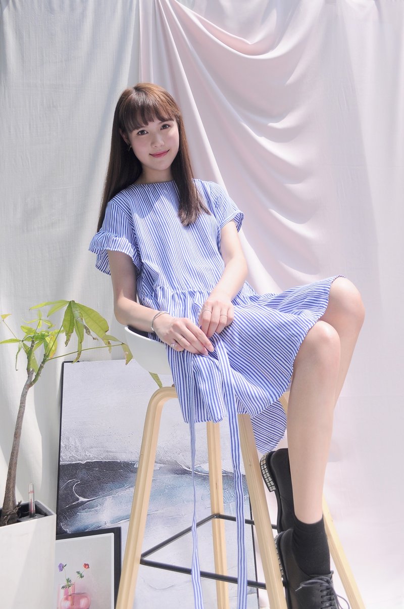 Leia Dress通花直間縐褶斜斜連身裙(另附腰帶) - 洋裝/連身裙 - 其他人造纖維 藍色