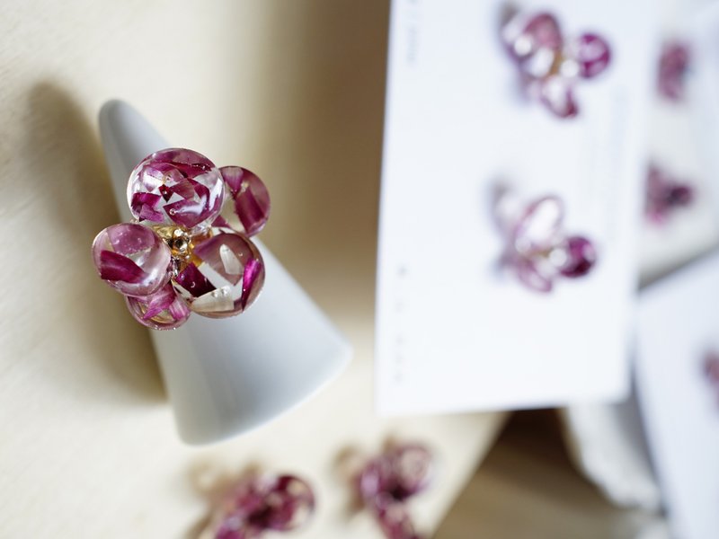 Larmes - Cherry dried Strawflowers Flower Tears Ring (Ready Stock) - แหวนทั่วไป - พืช/ดอกไม้ สีแดง