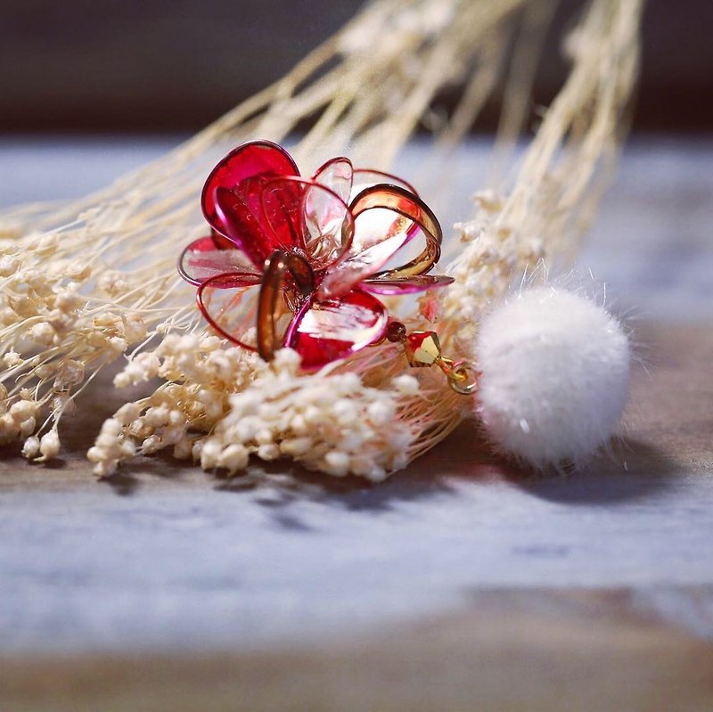 Hanakin花金 品品 紅 手作飾品耳環 一對-秋冬限定款 - 耳環/耳夾 - 樹脂 紅色