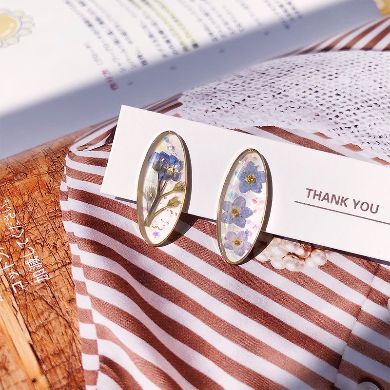 【茜作 / Xi Zuo 】 Handmade customized dry flower earrings, earrings, and ear clips - Earrings & Clip-ons - Plants & Flowers White