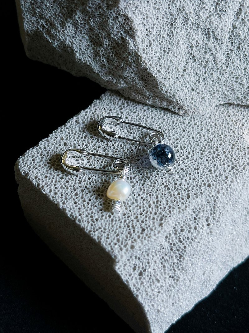 เงินแท้ ต่างหู - Asymmetric Blue Exploded Crystal Freshwater Pearl Sterling Silver Pin Earrings