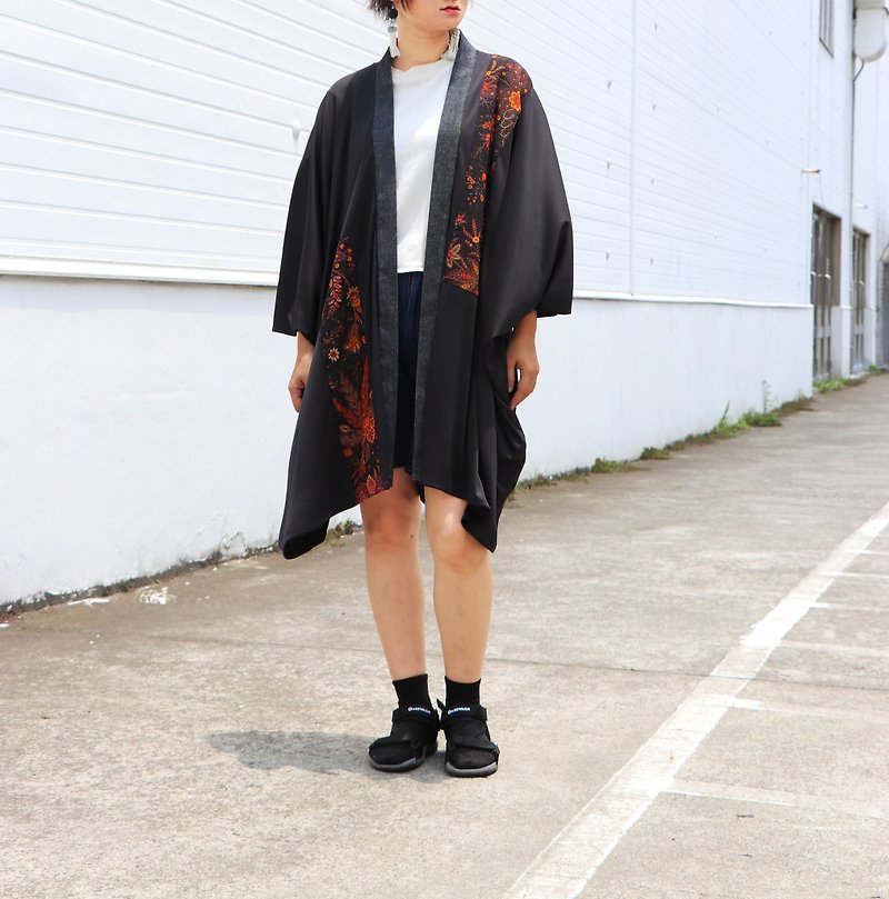 Upcycling kimono coat  - Women's Casual & Functional Jackets - Eco-Friendly Materials 