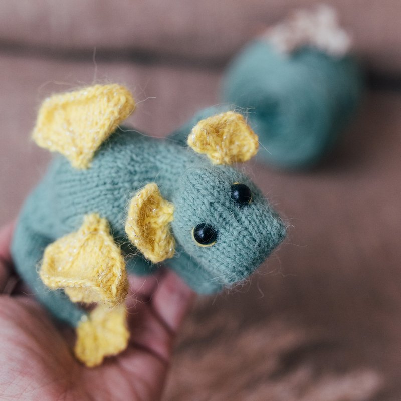 Narissa the dragon knitting pattern. Knitted amigurumi Dragon tutorial - 手工藝教學/工具書 - 其他材質 