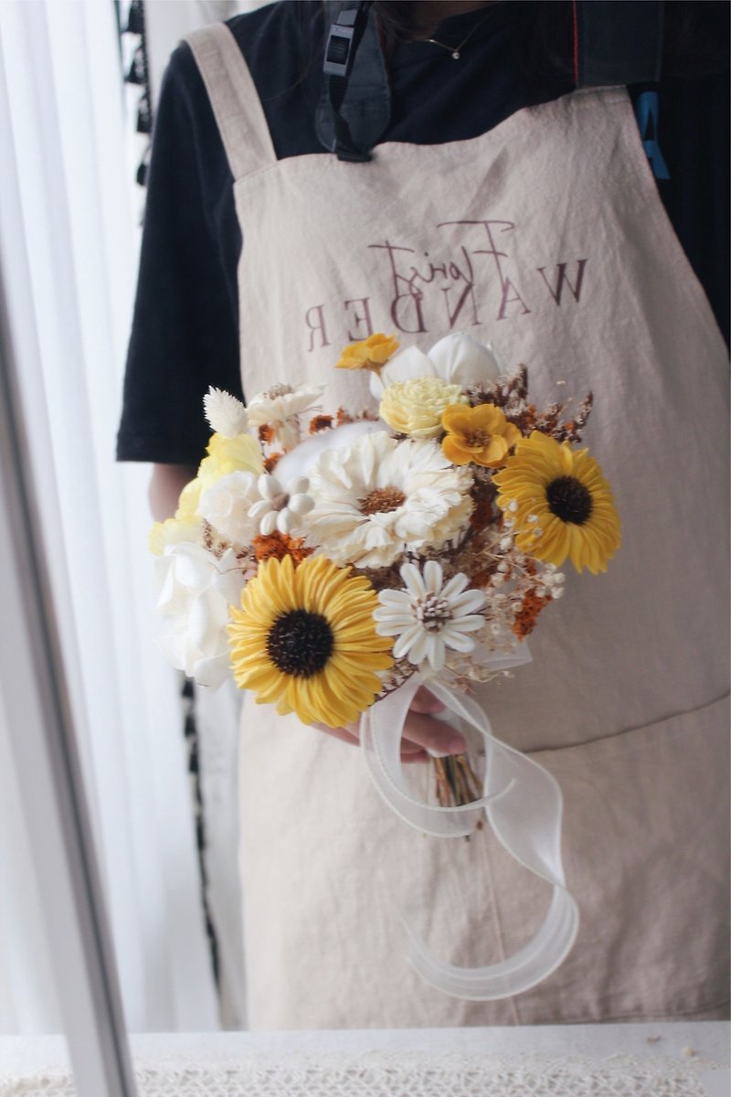 sunflower bouquet - ช่อดอกไม้แห้ง - พืช/ดอกไม้ สีเหลือง