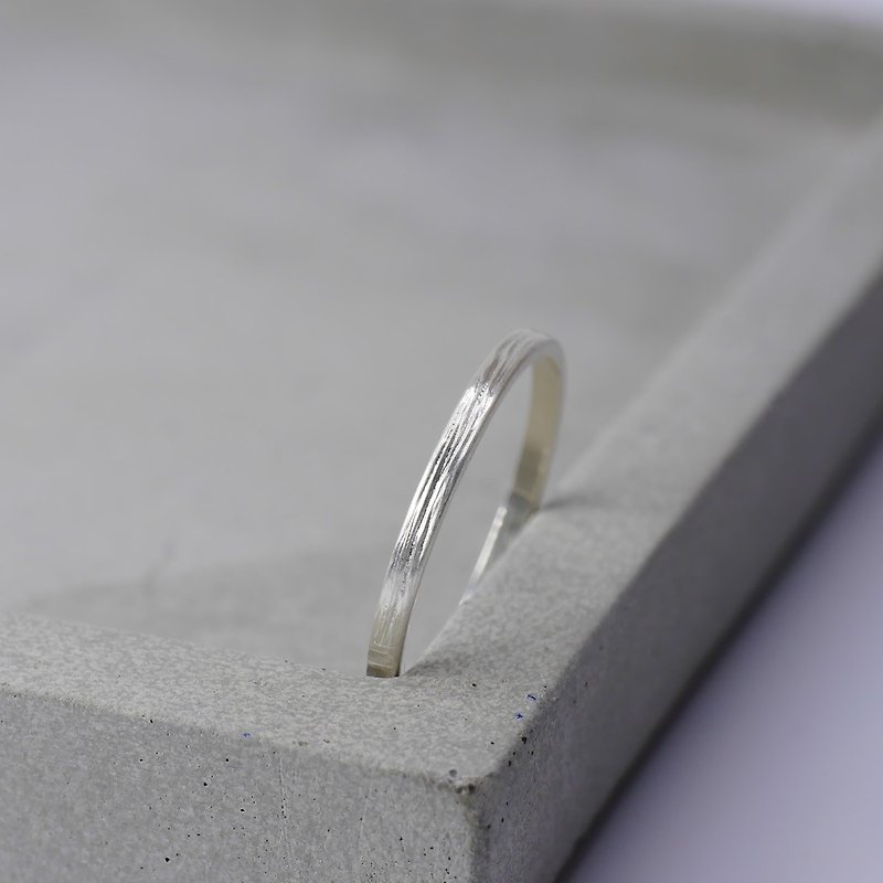 Pinky Ring - Handcrafted Ring - Stackable Ring - Hammered Ring - แหวนทั่วไป - เงินแท้ สีเงิน