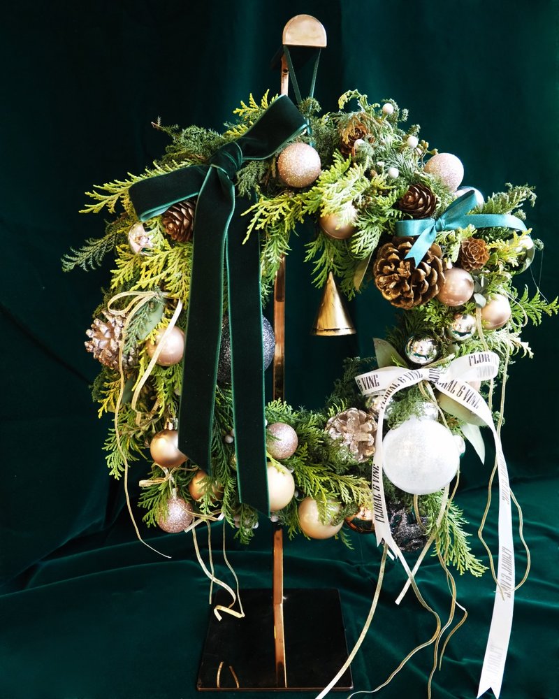 Luxurious Golden Christmas 金色祝福聖誕花圈 - 擺飾/家飾品 - 植物．花 