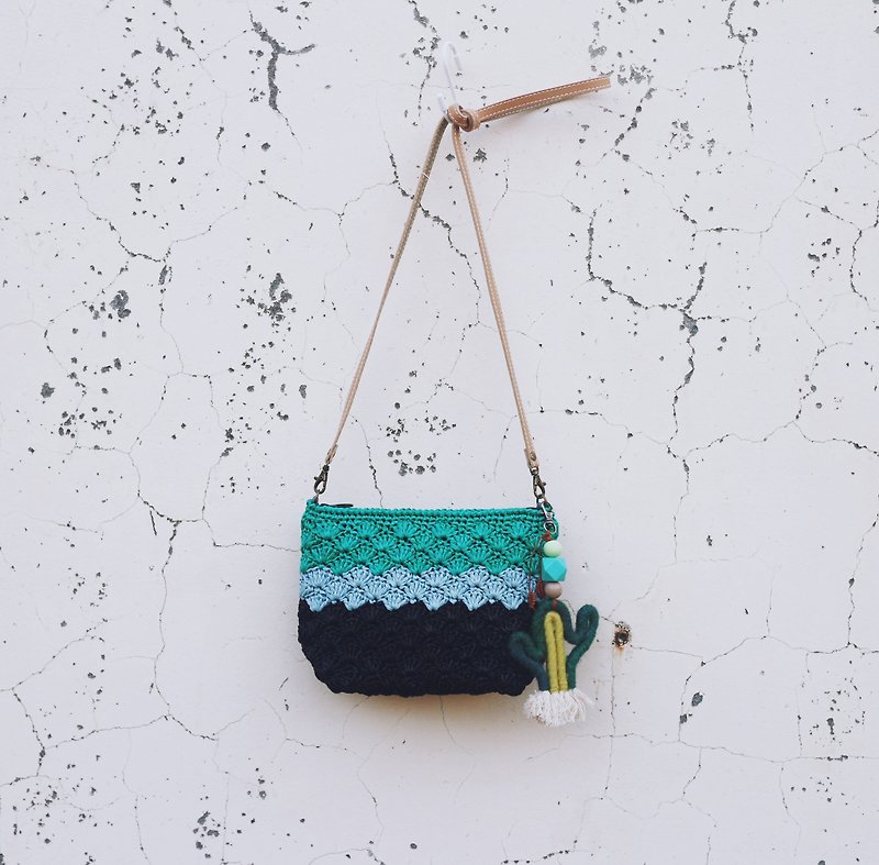 【完售】Handmade手工編織/斜背包/拉菲草紙繩包 - 手袋/手提袋 - 紙 綠色