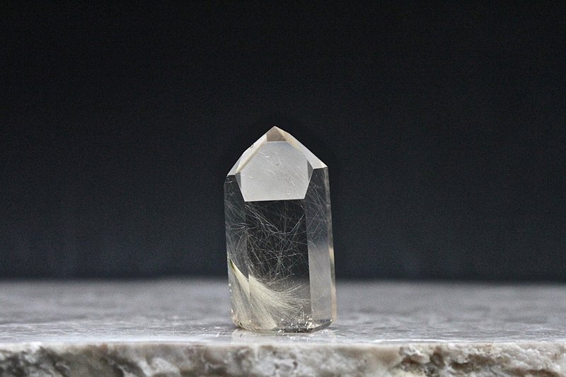 石栽 SHIZAI-金髮晶柱-含底座 - 擺飾/家飾品 - 水晶 金色