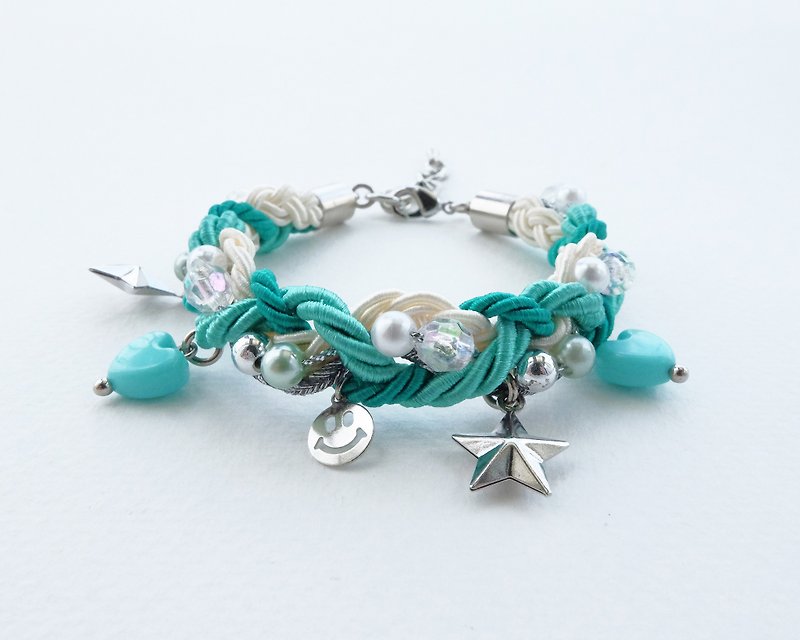 Smiley charms braided bracelet in green color - 手鍊/手鐲 - 其他材質 綠色