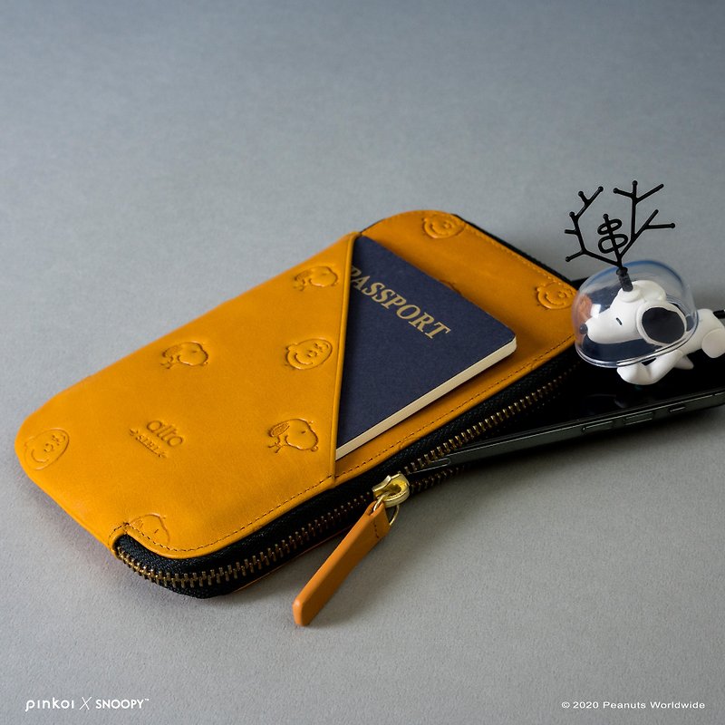 Peanuts co-branded limited edition - Travel Phone Wallet - กระเป๋าคลัทช์ - หนังแท้ สีนำ้ตาล
