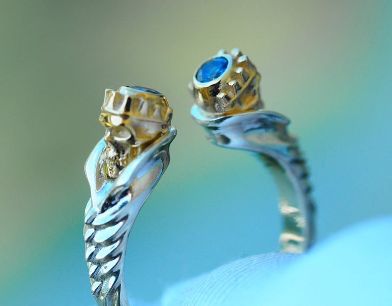 Skull ring with two metals: 14 ct gold and 925 silver . - 戒指 - 貴金屬 金色
