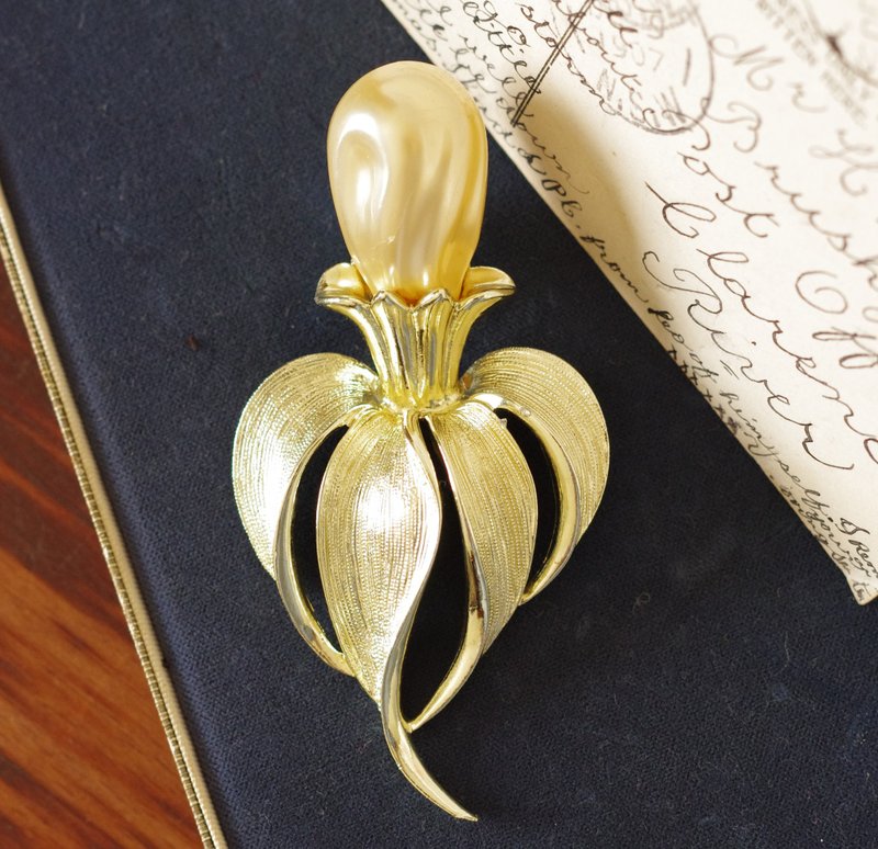 古董金色珍珠花苞花朵別針胸針 FANTASY  1962 Sarah Cov B1742 - 胸針 - 其他金屬 金色