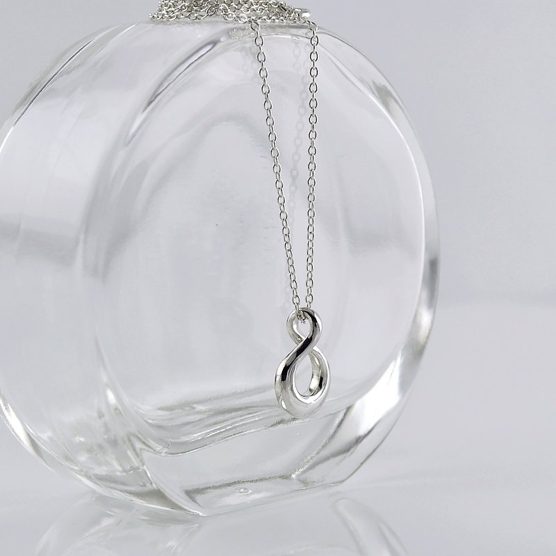 Sterling Silver Infinity Necklace - สร้อยคอ - เงินแท้ สีเงิน