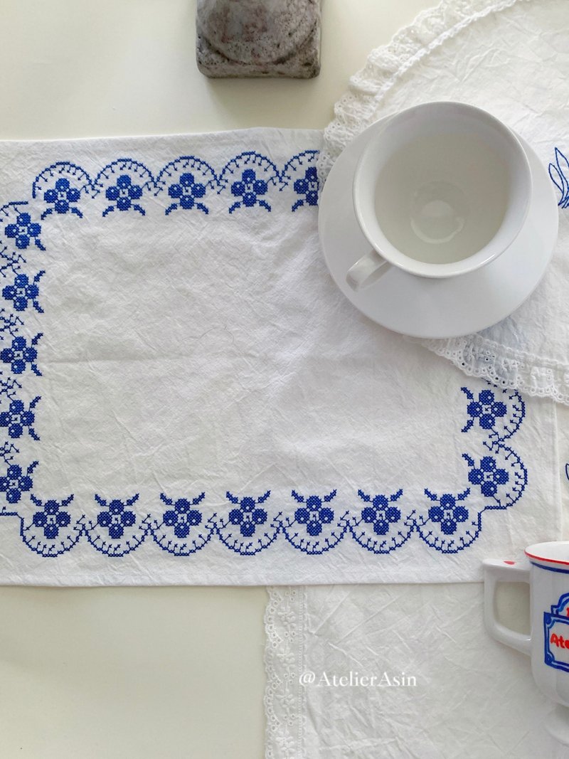 Atelier Asin homemade French vintage cross stitch pattern embroidered napkin - โต๊ะอาหาร - ผ้าฝ้าย/ผ้าลินิน 