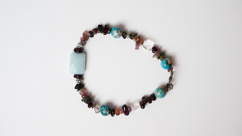 [Blue sky] Hand-made X natural stone bracelet - สร้อยข้อมือ - เครื่องเพชรพลอย หลากหลายสี