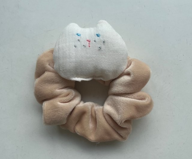 猫。ヘアゴム。シュシュ。猫の顔の刺繍 - ショップ 5