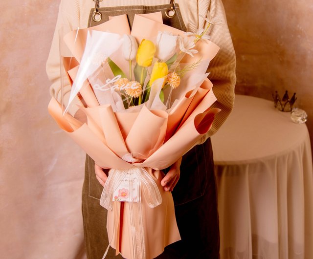 まごころ】チューリップ花束、小デイジー、中型造花／誕生日の