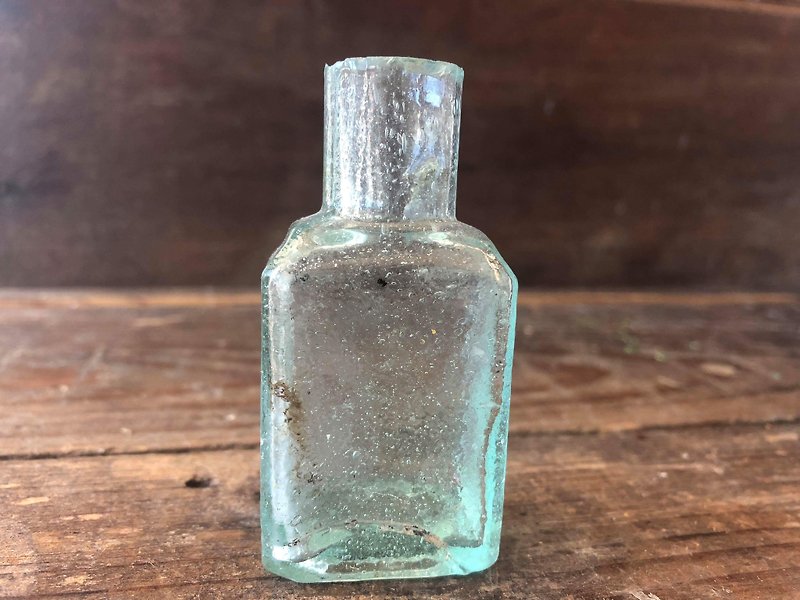 British 1880 ~ 1910 early handmade glass ink bottle JS - Items for Display - Glass Multicolor