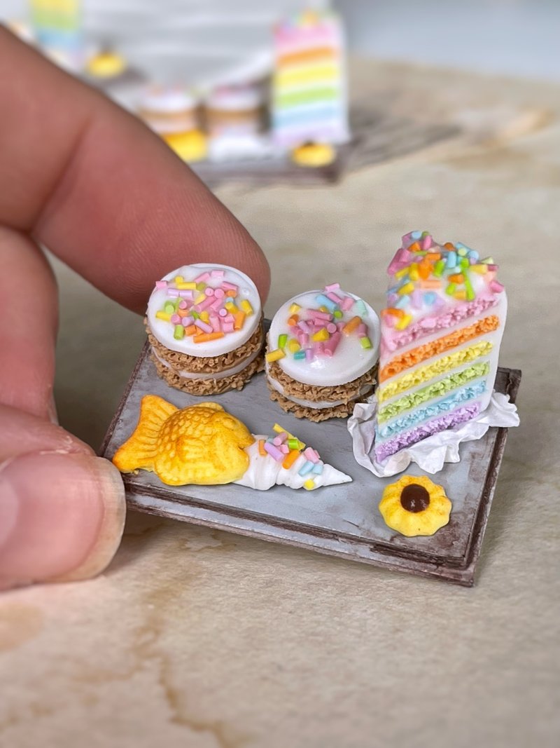 Miniature set with sweets, for a dollhouse and games with dolls, size 1:12 - 公仔/玩偶 - 其他材質 多色