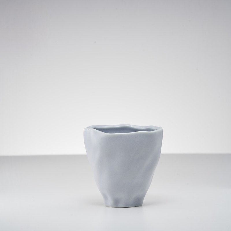綻放│Blooming 茶杯_水杯 (淡藍/蘭花) - 杯子 - 瓷 藍色