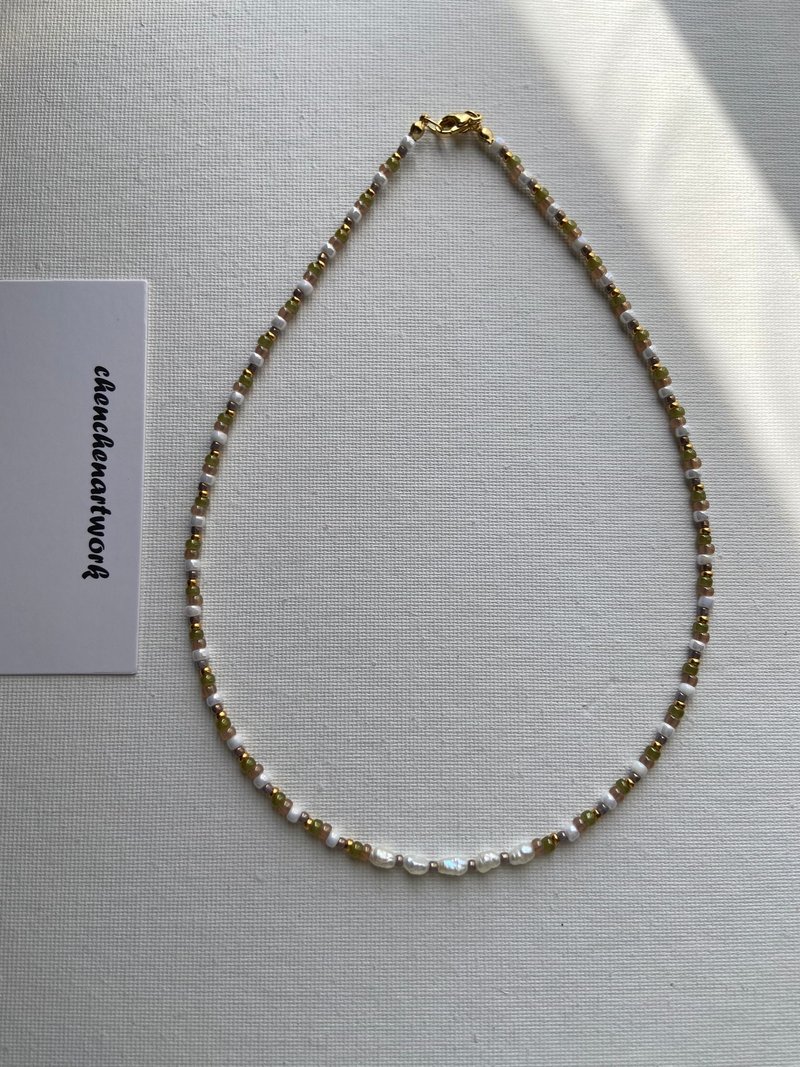 Autumn Brilliant Beaded Freshwater Pearl Necklace Beaded Necklace Necklace - สร้อยคอ - วัสดุอื่นๆ สีกากี