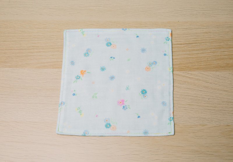 藍色小花 正方形手帕/幼兒園手帕夾/兒童手帕/口水巾/手作手帕 - 圍兜/口水巾 - 棉．麻 藍色