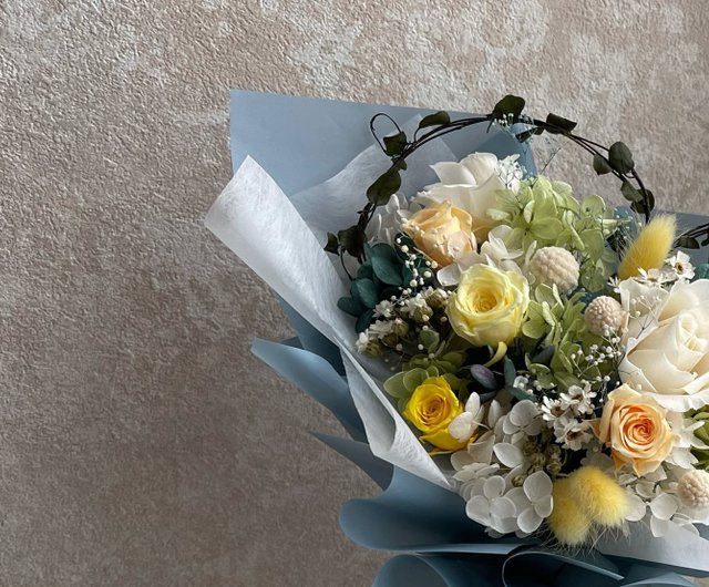 C5560 - Wrapped flower Bouquet