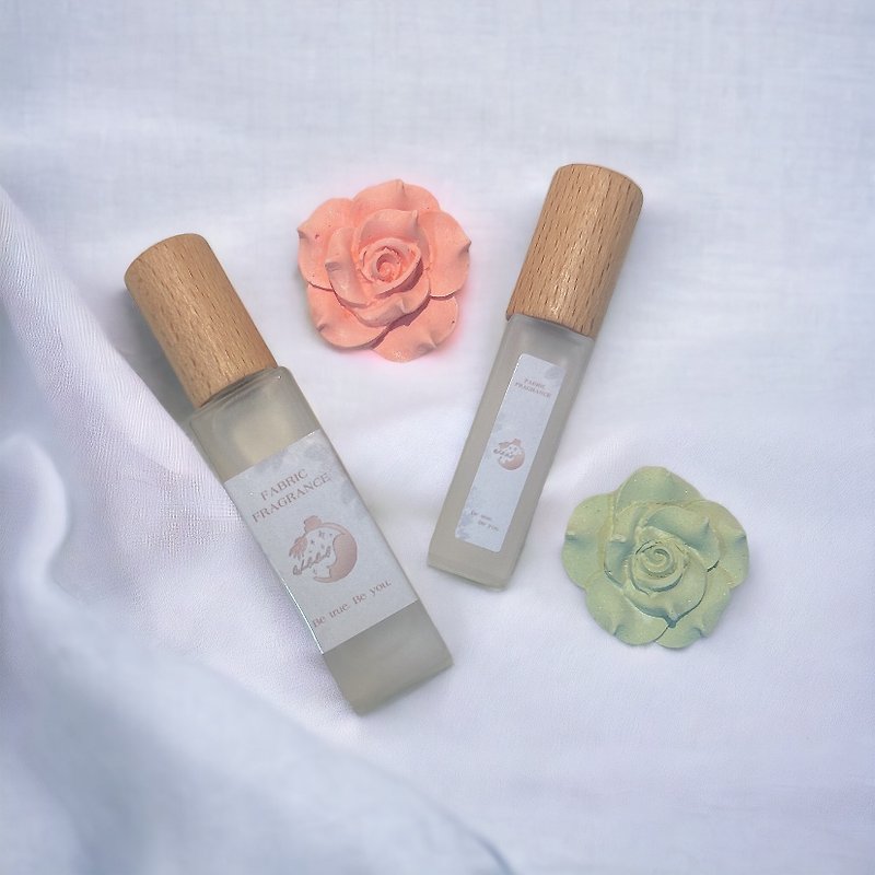 Whispering Charming Essential Oil Fragrance Fabric Spray Rose Fragrance - น้ำหอม - แก้ว 
