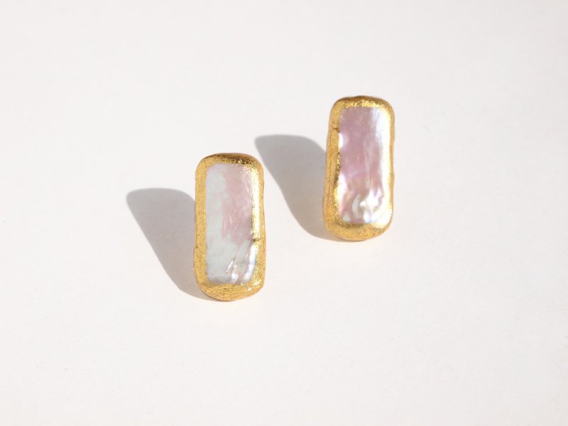 金箔パールのピアス・イヤリング rectangle 淡水パール・金箔・14kgf・スタッドピアス - 耳環/耳夾/耳骨夾 - 珍珠 白色