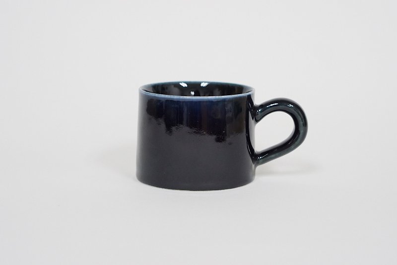 窯變釉手作陶瓷馬克杯－亮黑色 - 咖啡杯 - 陶 黑色