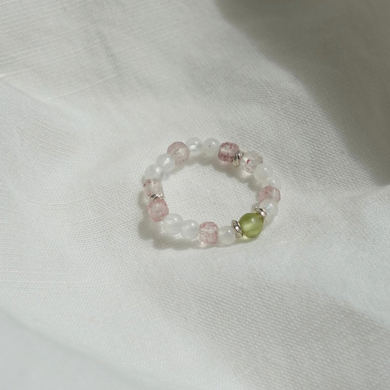 strawberry moon/ Stone strawberry crystal moonstone/customized crystal ring - แหวนทั่วไป - คริสตัล สึชมพู