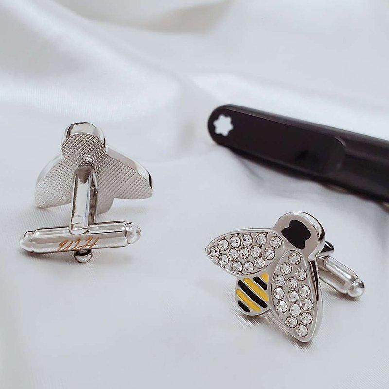 客製化刻字 袖扣/袖口鈕 (鑽石蜜蜂圖案) - 袖口鈕 - 其他金屬 銀色