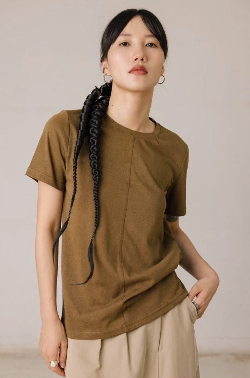 New Chinese style minimalist round neck split T-shirt - Women's T-Shirts - Cotton & Hemp Brown