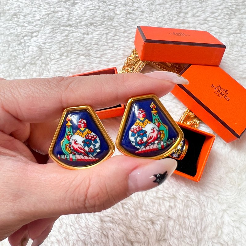 【日本中古】Vintage HERMÈS 七寶燒琺瑯青花瓷耳夾 原裝盒附 - 耳環/耳夾/耳骨夾 - 其他金屬 藍色