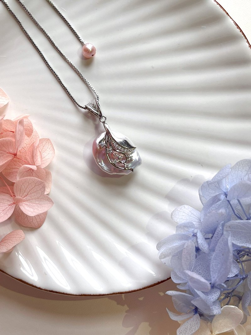 Lily of the Valley sterling silver baroque pearl pendant with adjustable Korean Bronze necklace - สร้อยคอ - ไข่มุก 