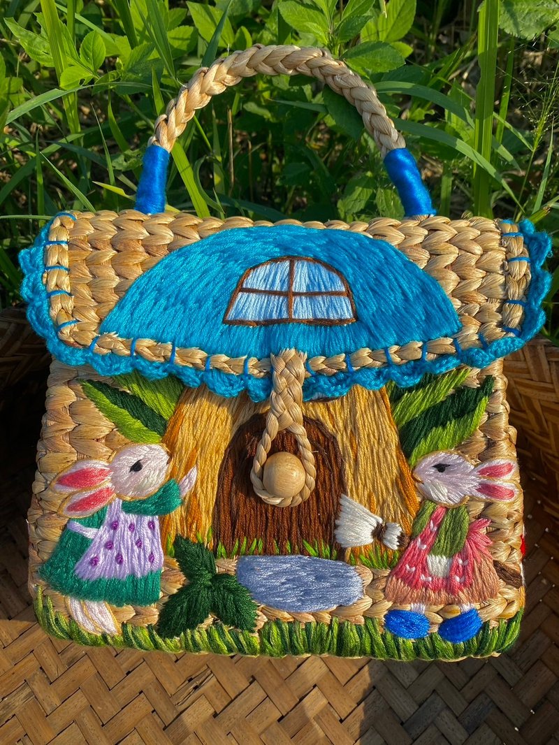 Hand-embroidered water hyacinth woven bag - Messenger Bags & Sling Bags - Other Materials Blue