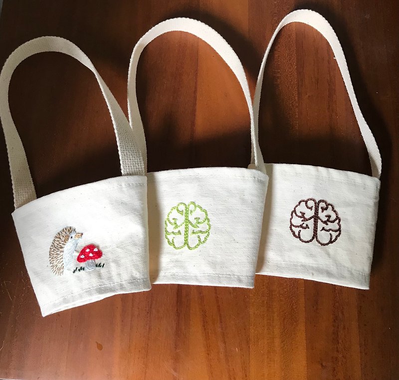 Hand embroidered canvas drink bag Hedgehog and magic mushroom/green apple brain - Handbags & Totes - Cotton & Hemp White