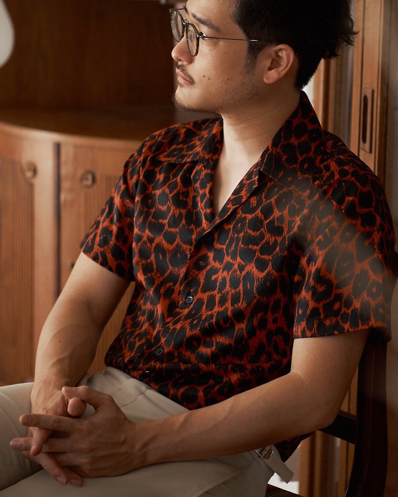 Red & black Charmeuse Leopard print shirt - 男襯衫/休閒襯衫 - 棉．麻 紅色